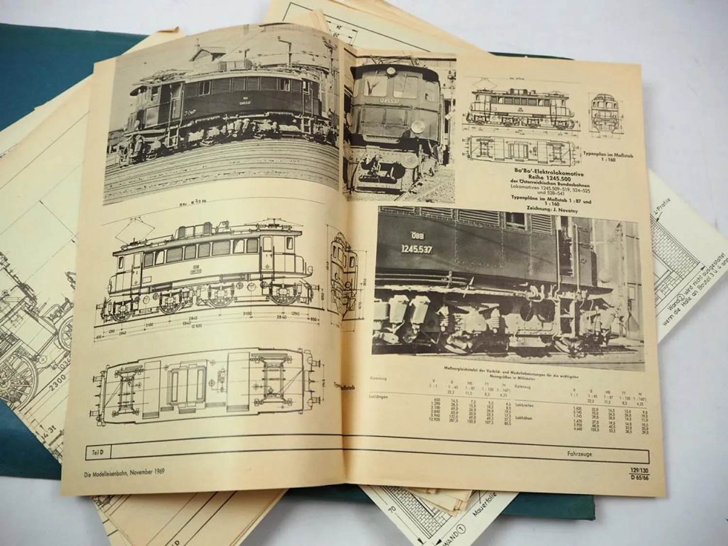Pläne Blätter Die Modelleisenbahn ca. 60 Stück 1960er Jahre Züge Signale Anlagen
