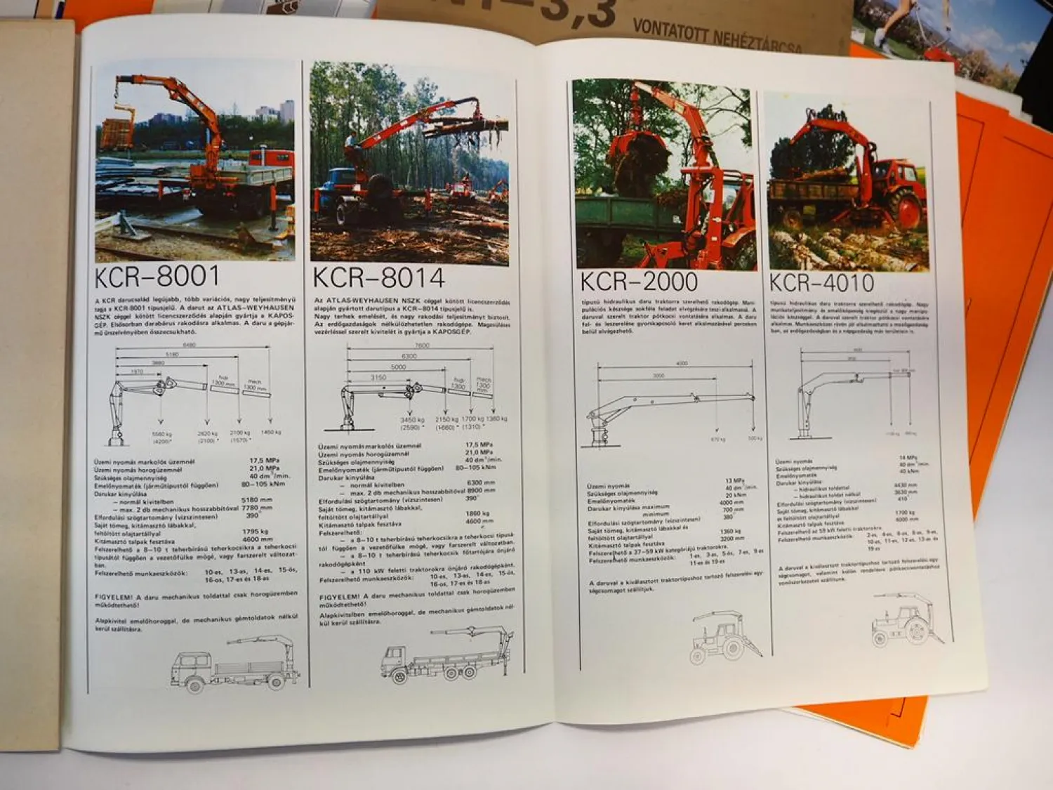 Posten Original Prospekte in Mappe ca. 50 Stück Landtechnik Ungarn 1970/90er J.