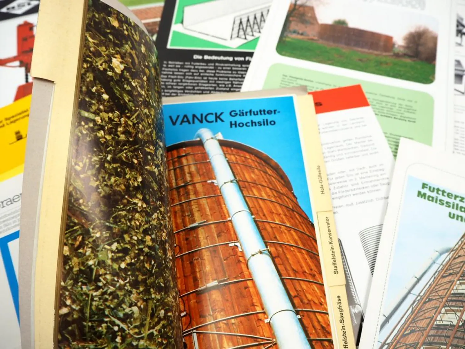 Posten Original Prospekte Landtechnik verschiedene Hersteller ca. 1970/80er J.