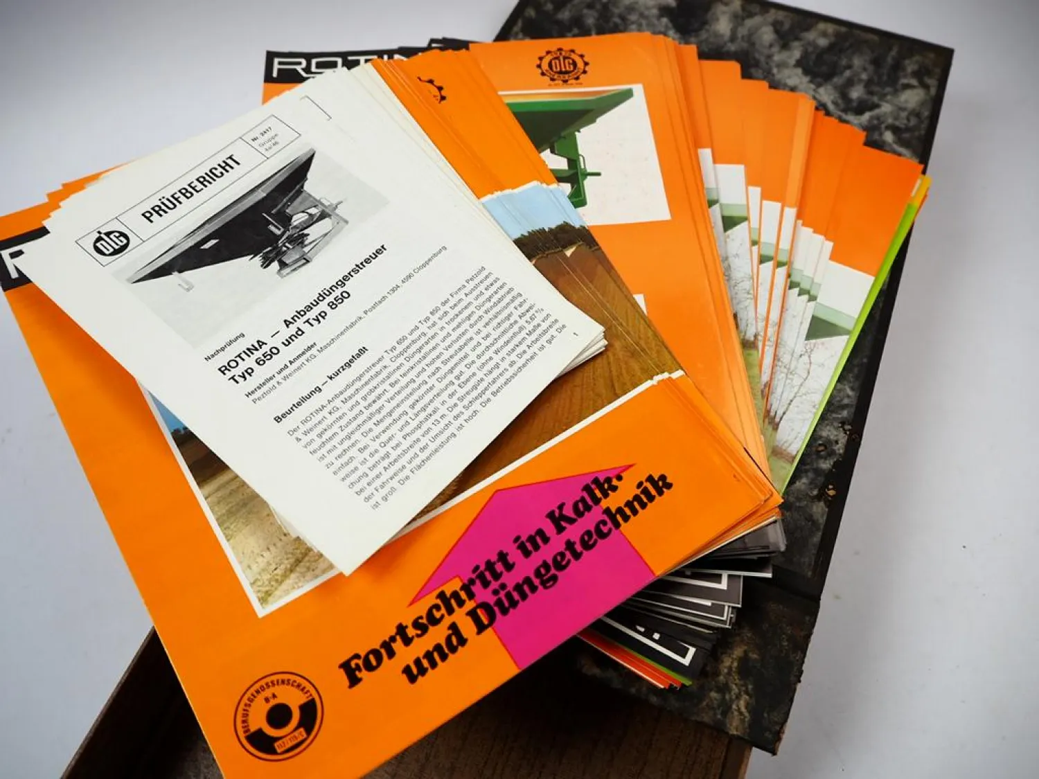 Posten Original Prospekte Prüfberichte Rotina Düngetechnik in Archivkasten