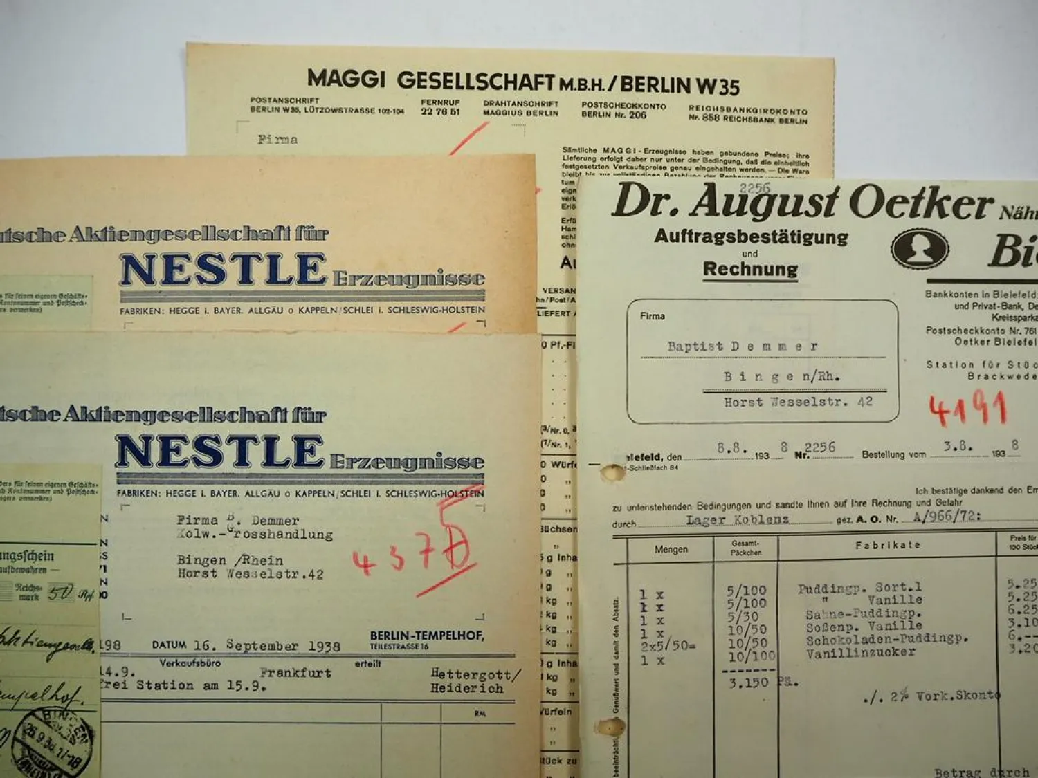 Posten Rechnungen z. B. Erdal Henkel Nestle Maggi Oetker Rütli 1930/40er Jahre