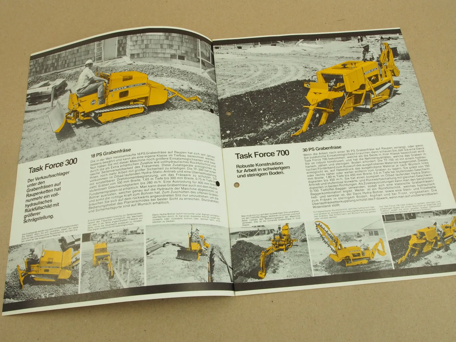 Prospekt Davis Task Force 300 700 800 1000 super Grabenfräse auf Ketten 1974