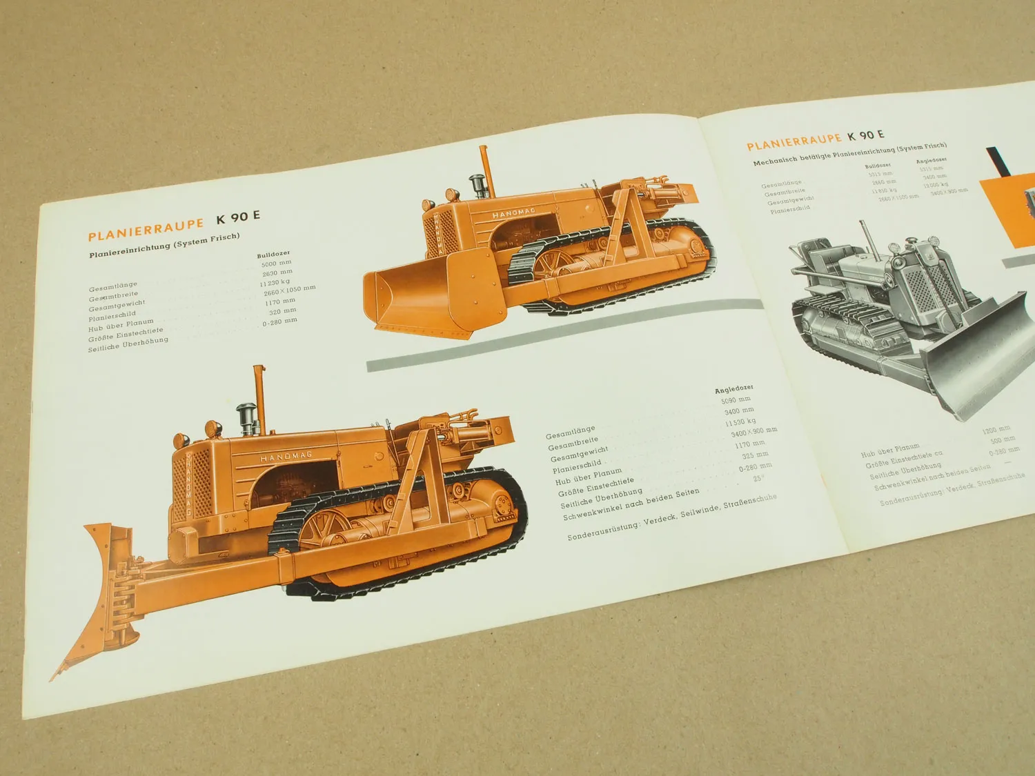Prospekt Hanomag K60E K60L K90E Dozer Raupe mit Frisch Menck Meiller Anbaugerät