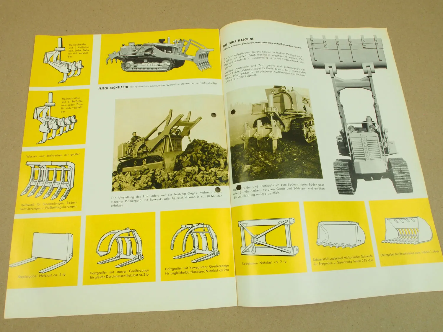 Prospekt Hanomag Kettenschlepper mit Frisch Frontlader H60L von 4/1959