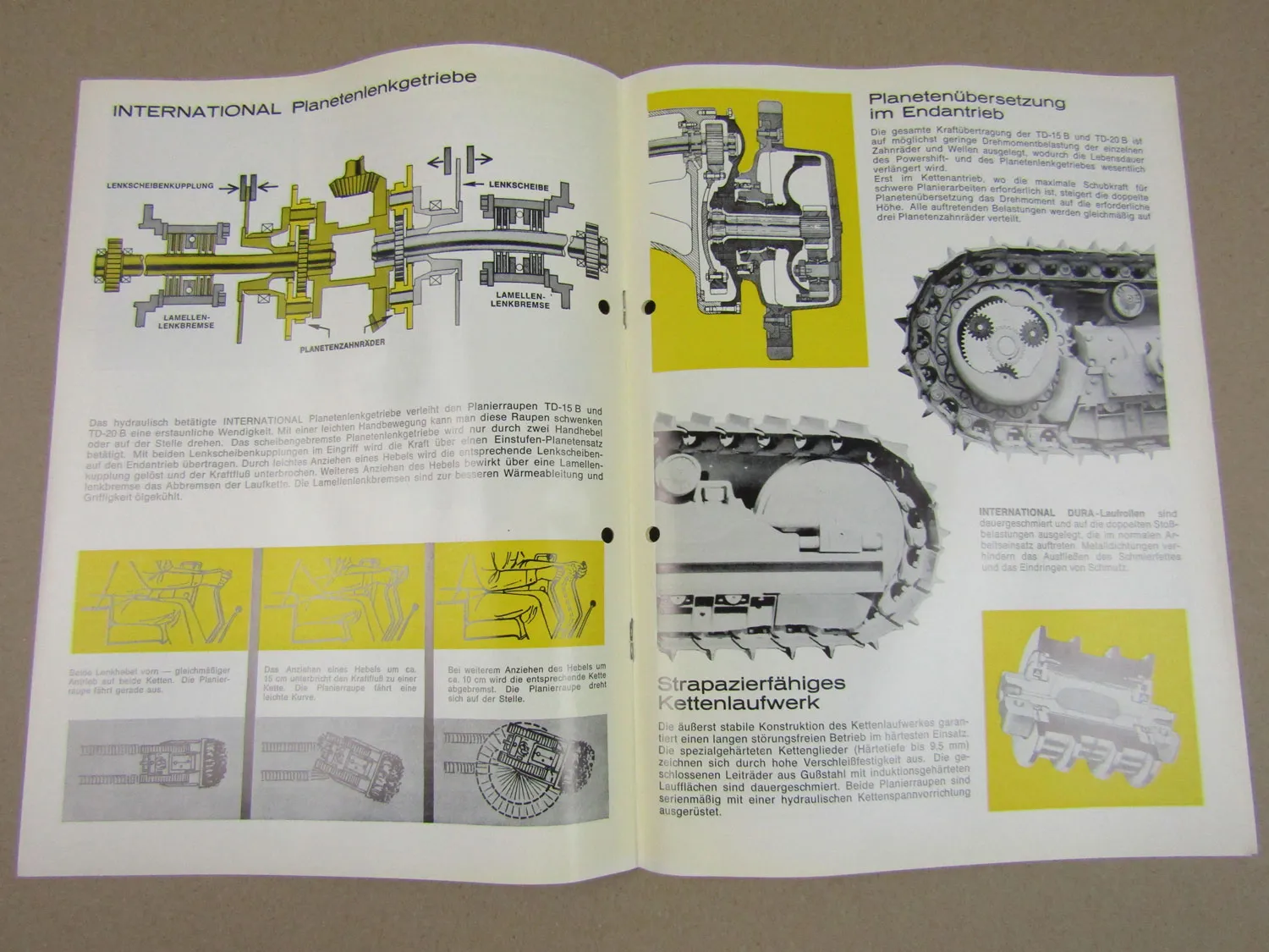 Prospekt IHC International Harvester TD-15B und TD-20B Raupe mit 6-Zyl. Motor