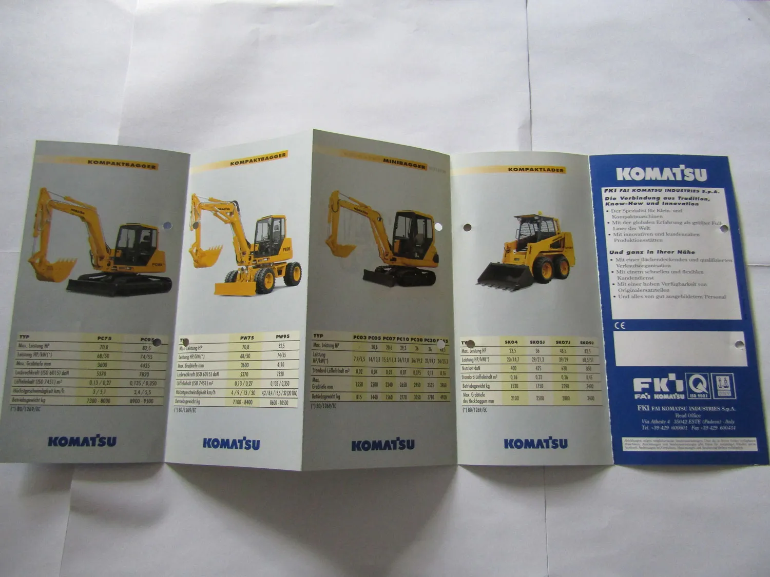 Prospekt Komatsu Produktprogramm Bagger und Lader von März 1998