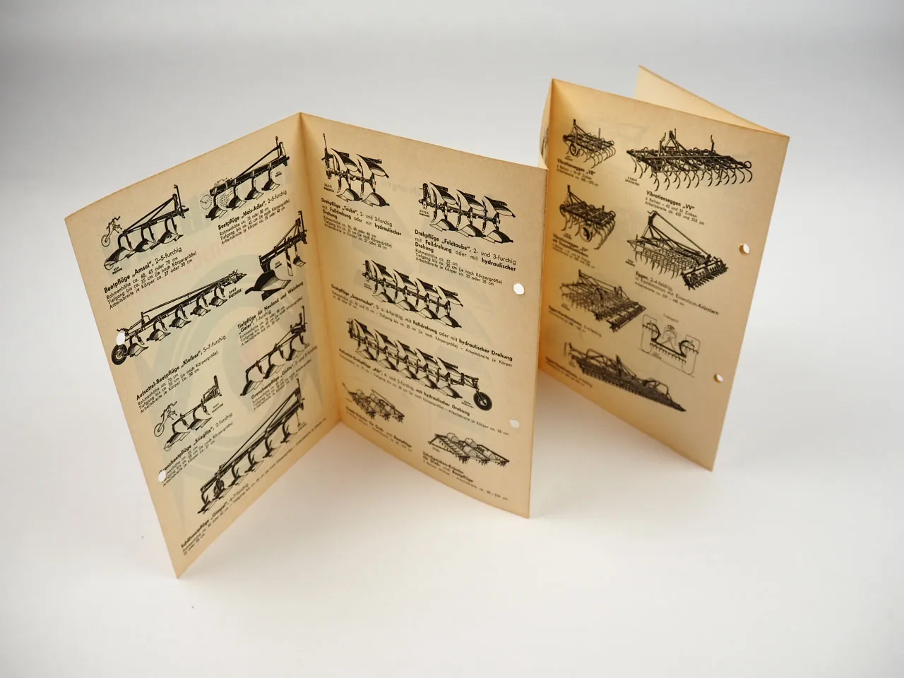 Rabewerk Fabrikationsübersicht Pflüge Eggen Prospekt 1968