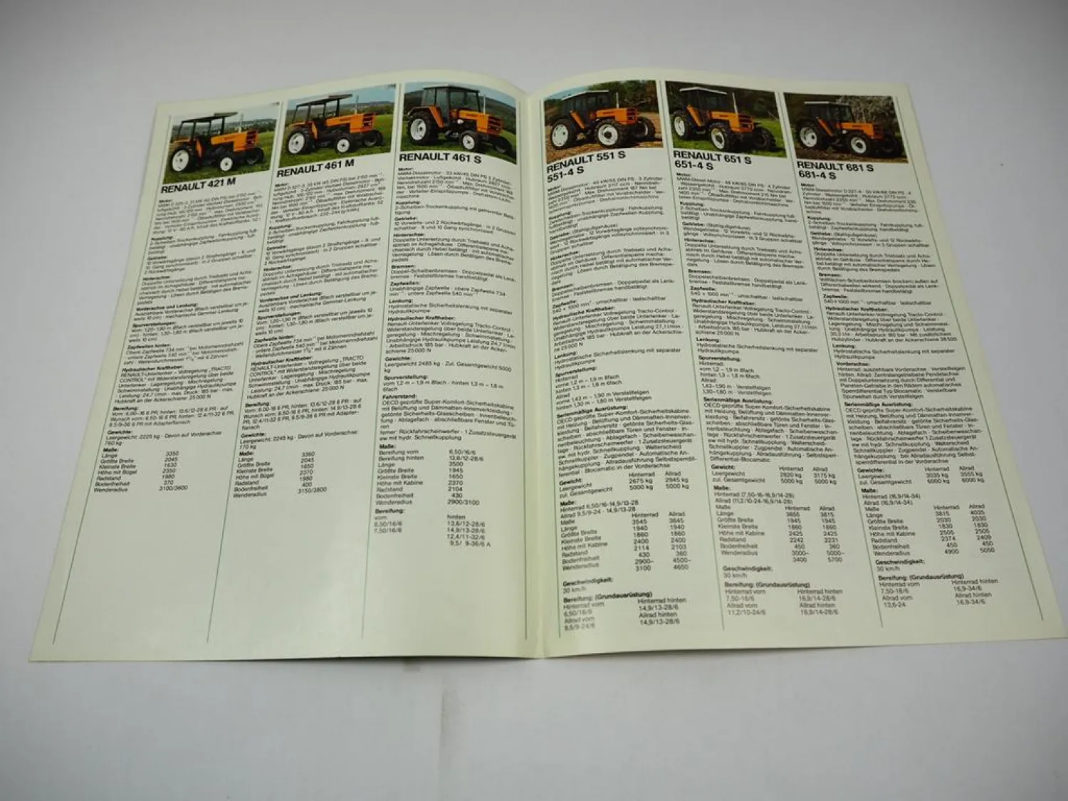 Renault 421 M - 921-4 S Traktor 2 Prospekte Programm Technische Daten ca. 1981