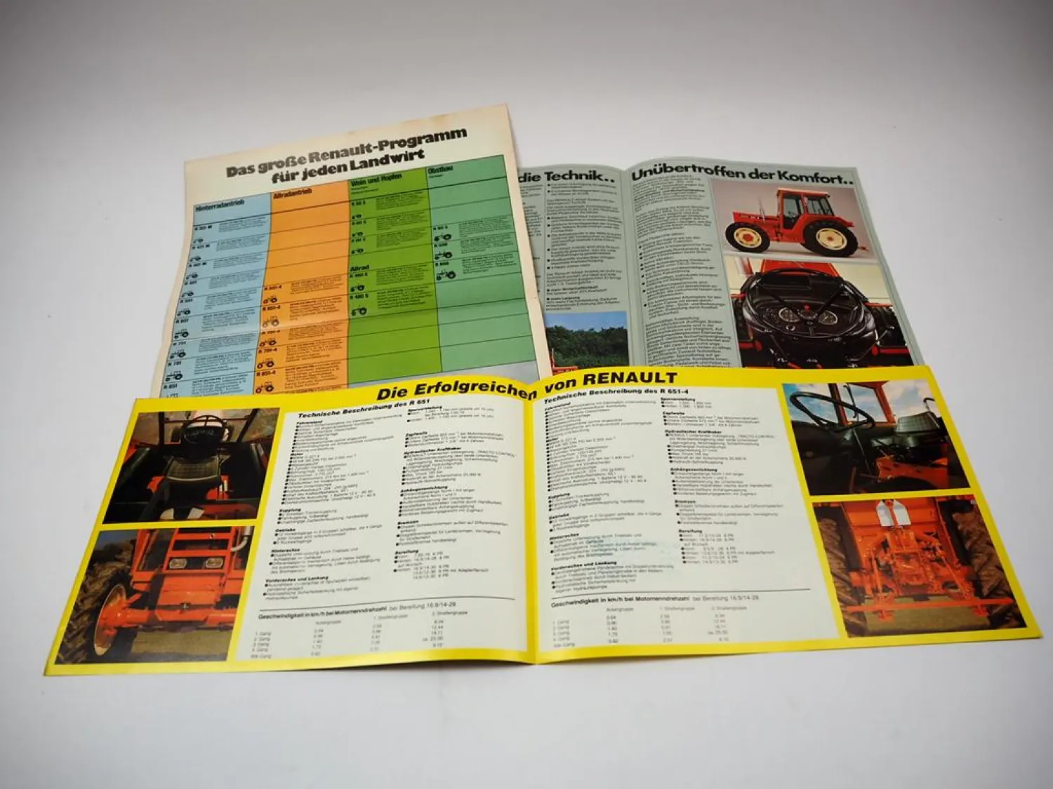 Renault R 351 M - R 1451-4 Traktor 3 Prospekte Technische Daten ca. 1980