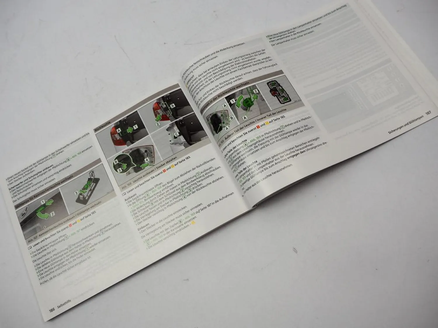 Skoda Rapid Spaceback Betriebsanleitung 11/2014 Bedienungsanleitung Bordbuch
