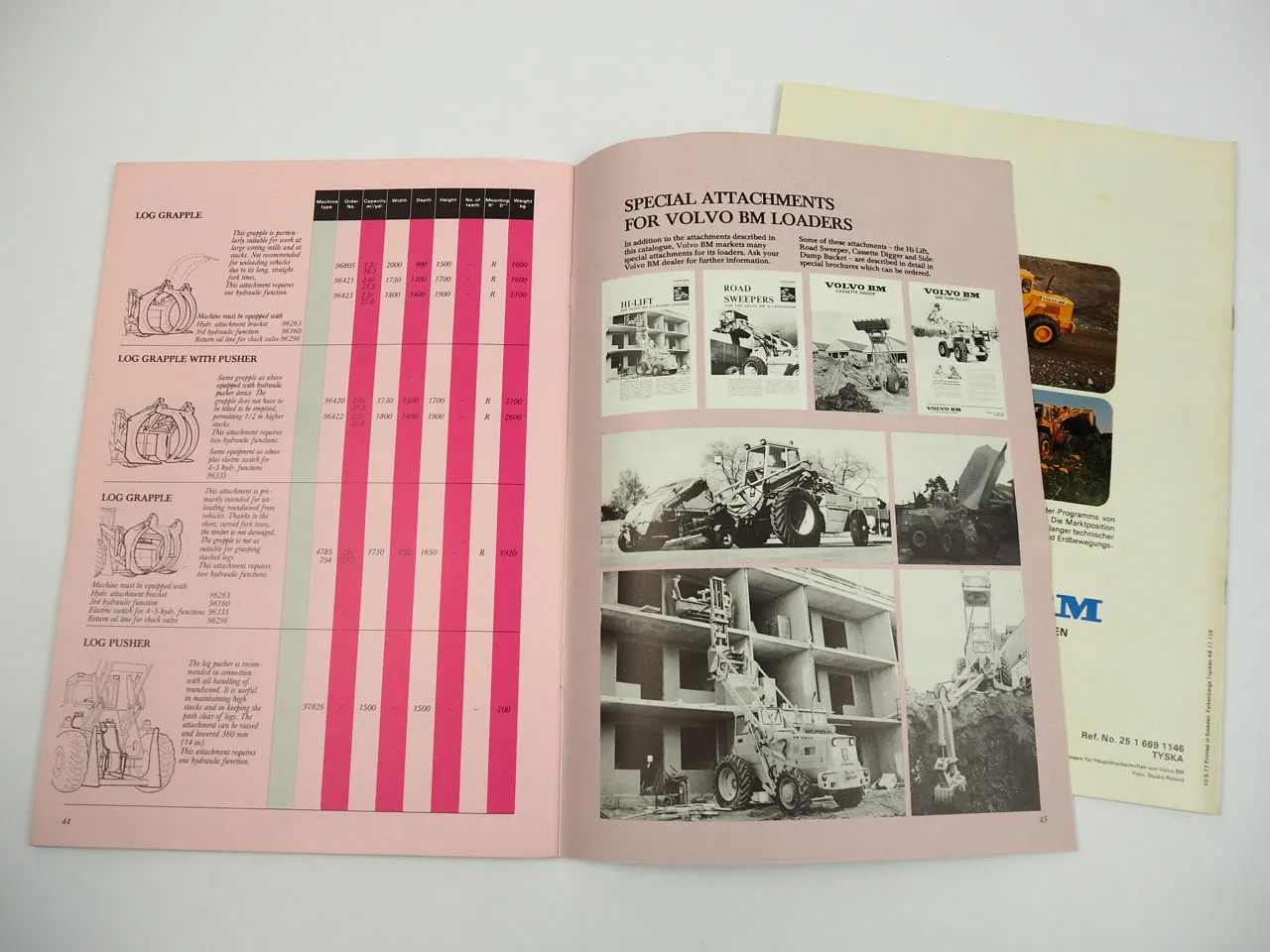 Volvo BM 846 Radlader und Zubehör Attachments 2x Prospekt 1977/78