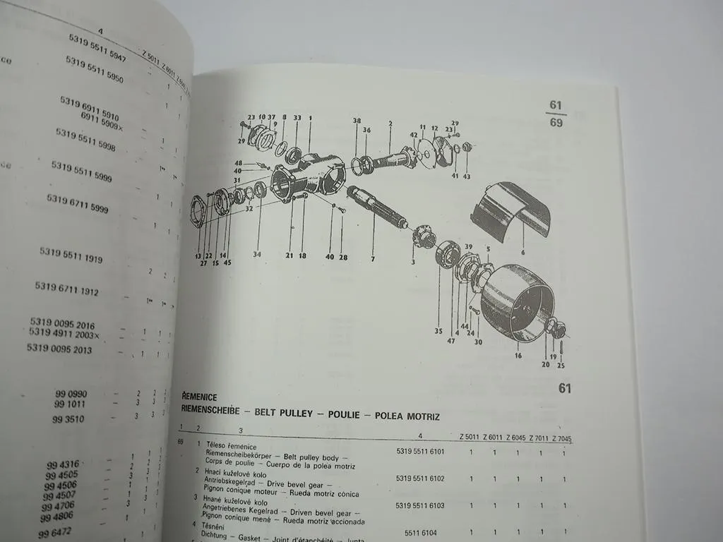 Zetor 5011 6011 6045 7011 7045 7045H Ersatzteilliste Spare Parts List 1984