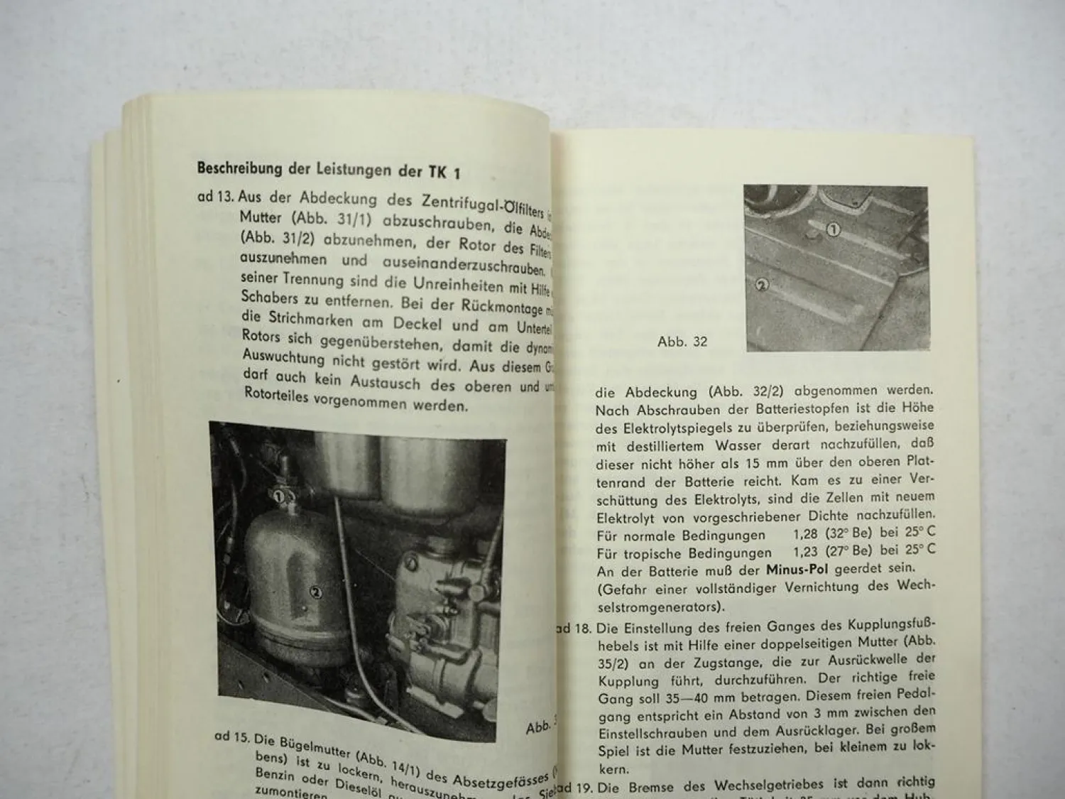 Zetor 8011 12011 Traktor Betriebsanleitung Bedienung Wartung Scheckbuch 1973