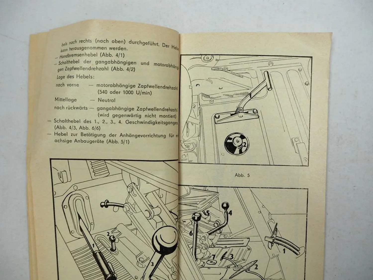 Zetor 8011 8045 12011 12045 Traktor Betriebsanleitung Wartung Scheckbuch 1976