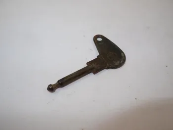 1 Stück Oldtimer Zündschlüssel Zündnagel Bosch SHES2H2Z Auto Schlepper