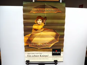 Knirps Regenschirm Frau mit Hut Original Plakat 1970/80er Jahre