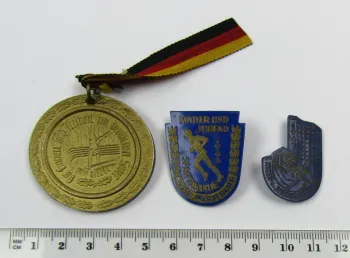 Posten DDR Abzeichen Medaille Spartakiade DTSB Merseburg 1957 - 1967