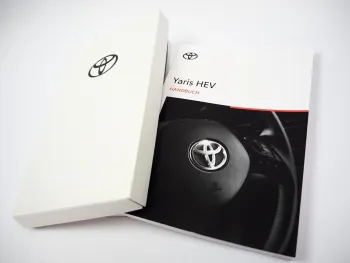 Toyota Yaris HEV Handbuch Betriebsanleitung Bedienungsanleitung 2024 Bordbuch Deutsch
